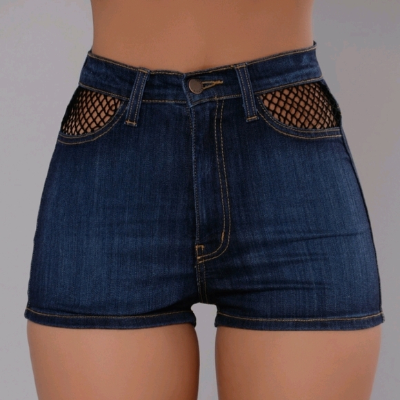 Fashion Nova Pants - NWOT mesh pocket dark wash denim high waist short
